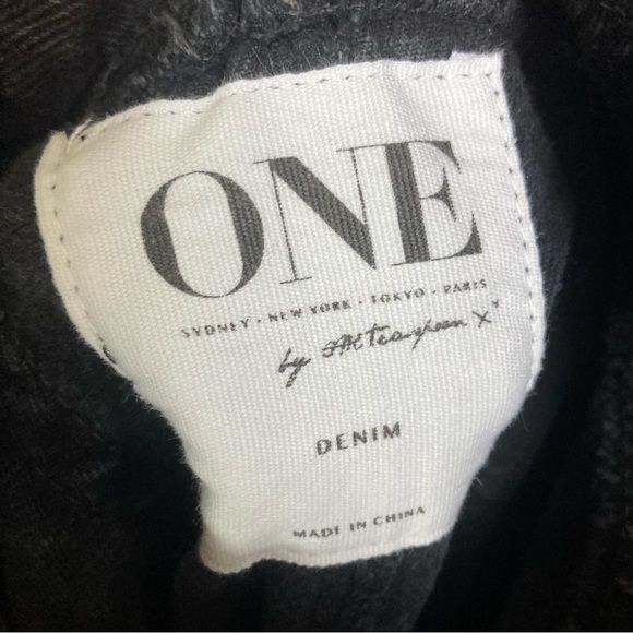 One Teaspoon Le Hawk Superfreaks Denim Overall Shorts size 25 Black distressed - Picture 9 of 16